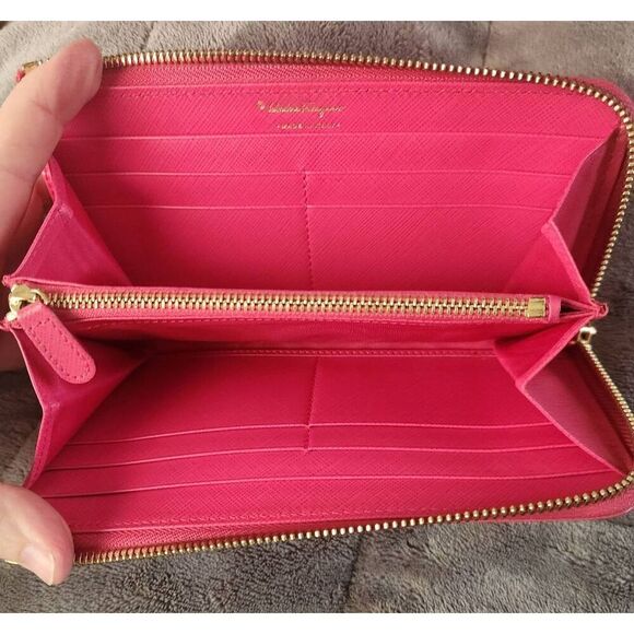 Salvatore Ferragamo Pink Saffiano Leather Vara Bow Zip Continental Wallet - Picture 9 of 11